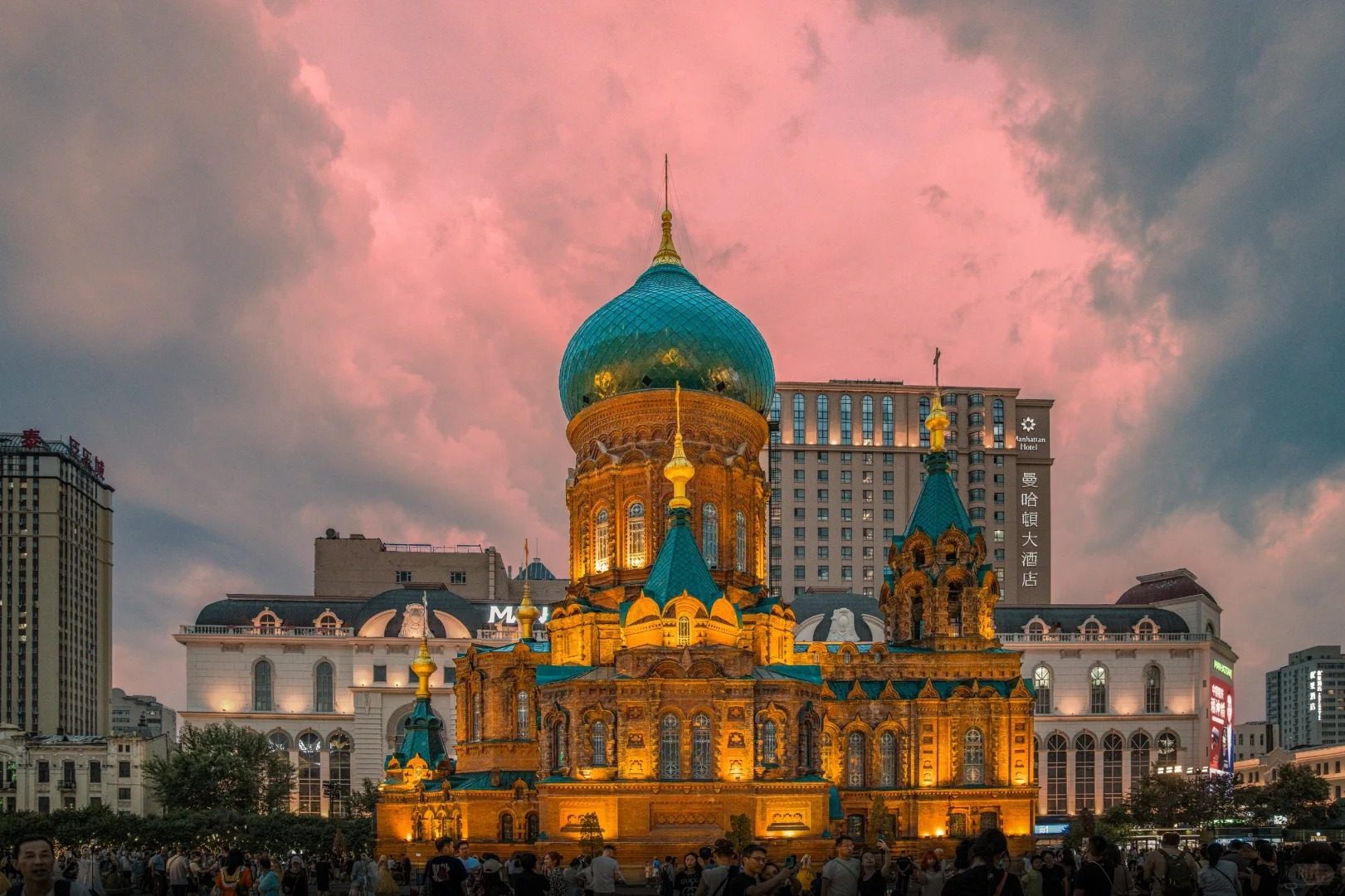 People all over the world should go to Harbin in winter